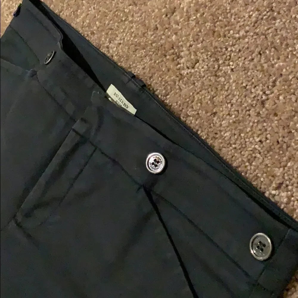 Burberry Authentic women’s long shorts. Size 10 - Picture 3 of 17